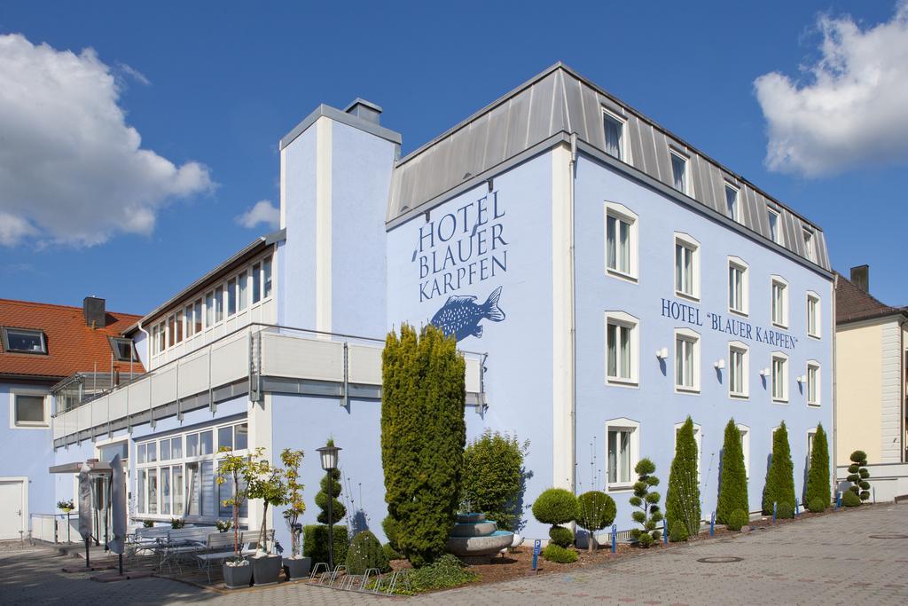 Hotel Blauer Karpfen Oberschleissheim Exterior foto
