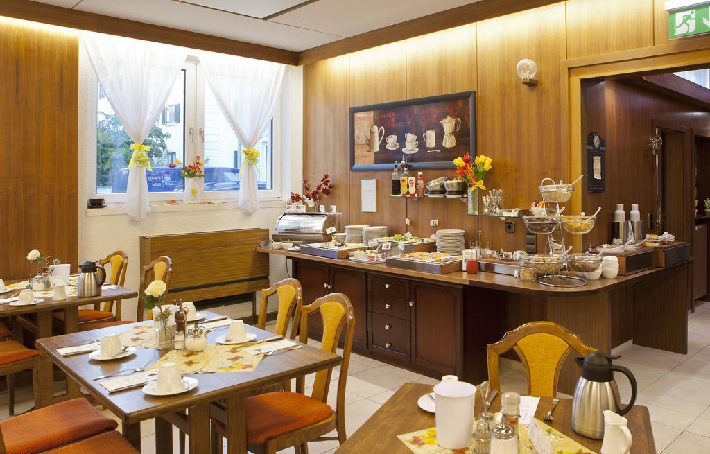 Hotel Blauer Karpfen Oberschleissheim Quarto foto