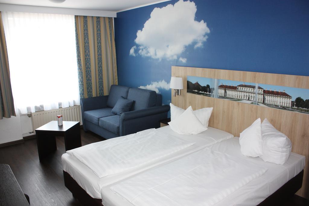 Hotel Blauer Karpfen Oberschleissheim Quarto foto