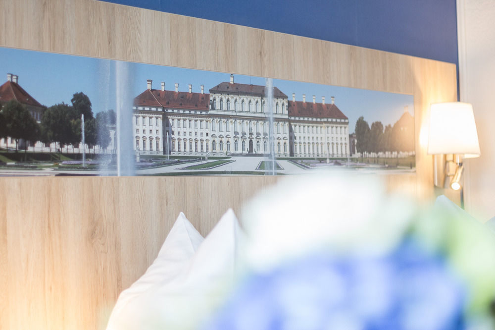 Hotel Blauer Karpfen Oberschleissheim Exterior foto