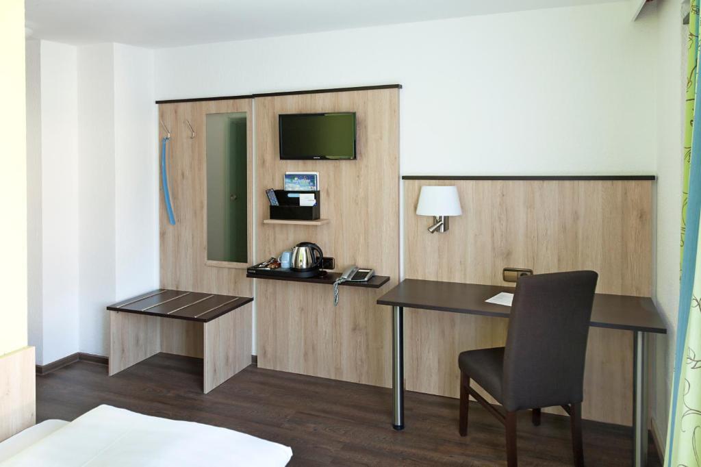 Hotel Blauer Karpfen Oberschleissheim Quarto foto